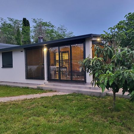 Guest House Tika 메덜린 외부 사진